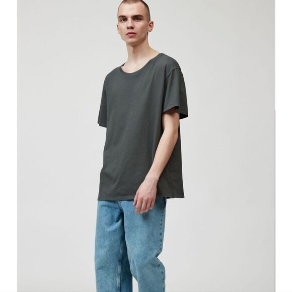 BDG Urban Outfitters Universal Reg Fit Tee in Grey - Picture 1 of 4